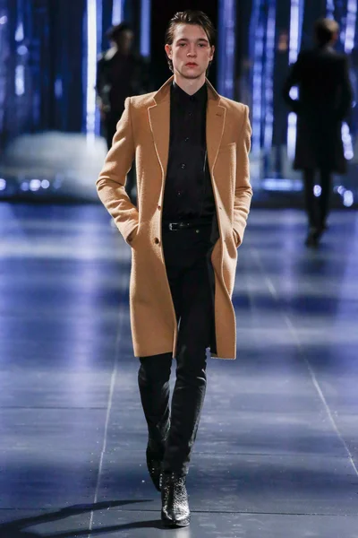 Look 27